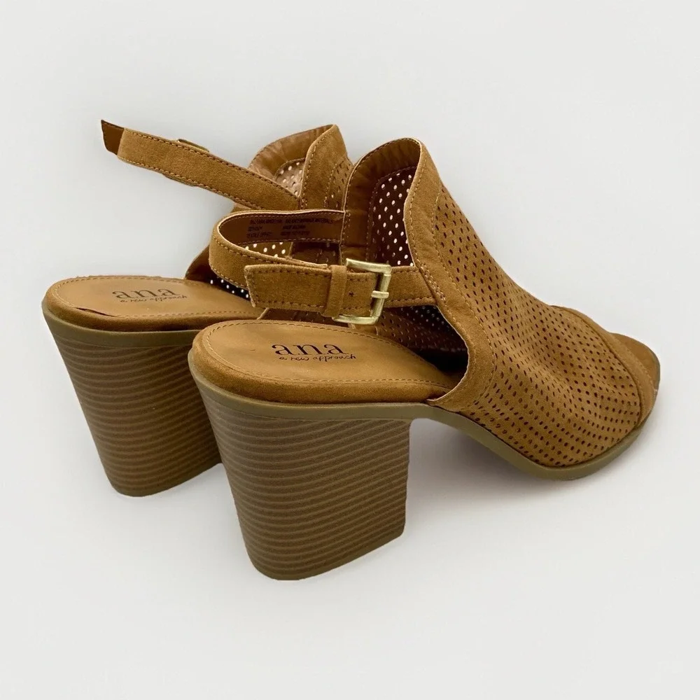 ANA Madelyn Wide Block Heel Sandals Cognac Vegan‎ Suede Womans 9.5 Peep Toe